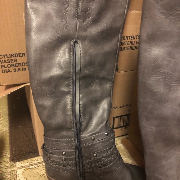 Maurice’s grey tall riding boots, 7 - Picture 4 of 6